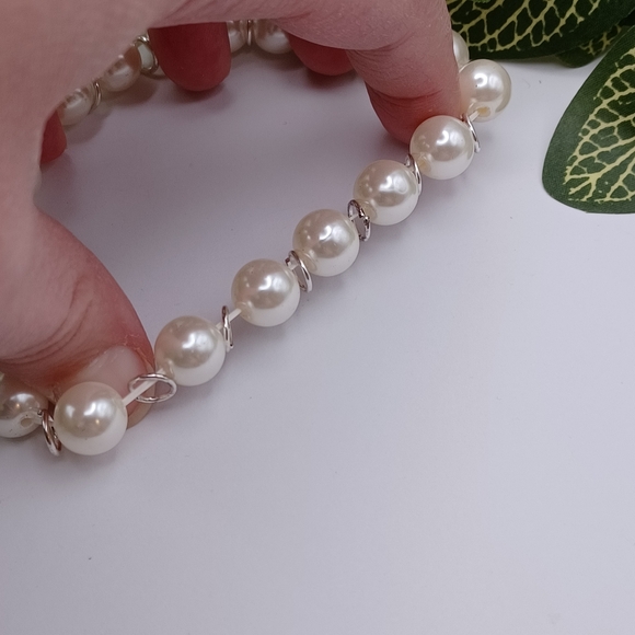 ✨️Faux Pearl Stretch Bracelet - Picture 5 of 5